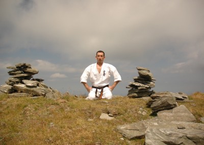 Antrenament karate pe varf de munte