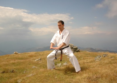 Antrenament karate pe varf de munte